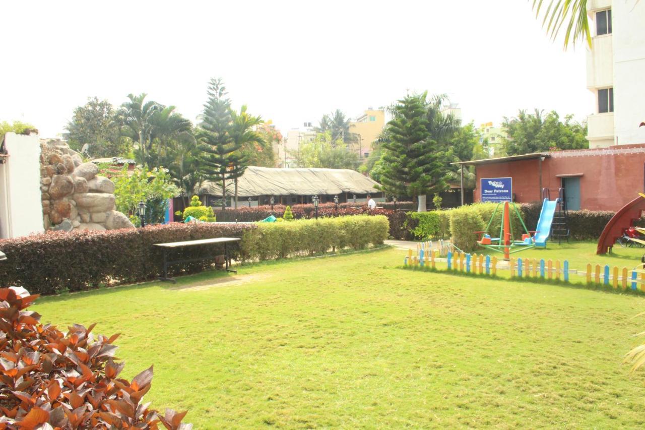 Hotel Stay By The Way Mysore Exterior foto