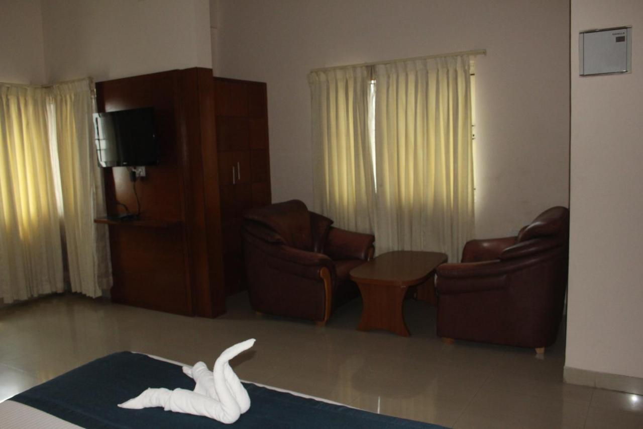 Hotel Stay By The Way Mysore Exterior foto