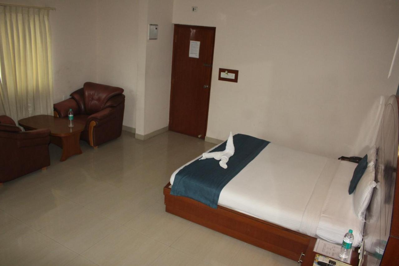 Hotel Stay By The Way Mysore Exterior foto